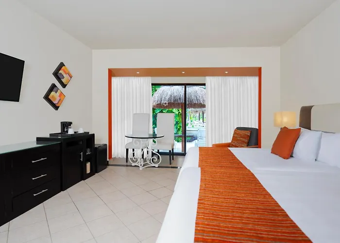 Grand Oasis Riviera Resort 4*