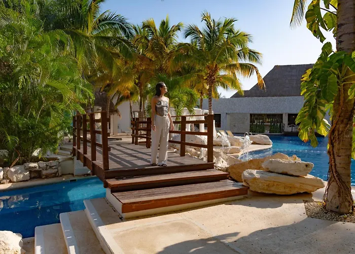 Grand Oasis Riviera Resort 4*