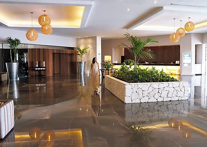 Grand Oasis Riviera Resort