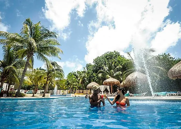Grand Oasis Riviera